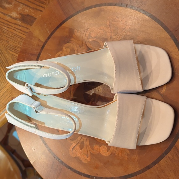 Laura Scott by Marshall's Dress Sandals pair sized 8M Brand New - Picture 2 of 9